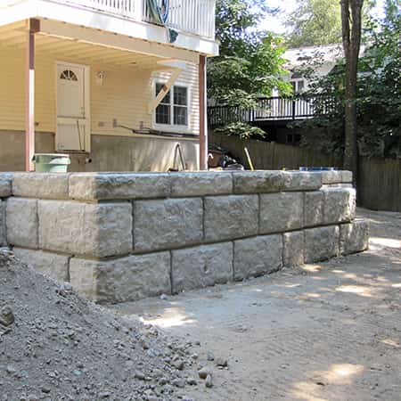 concrete-retaining-wall-contractor